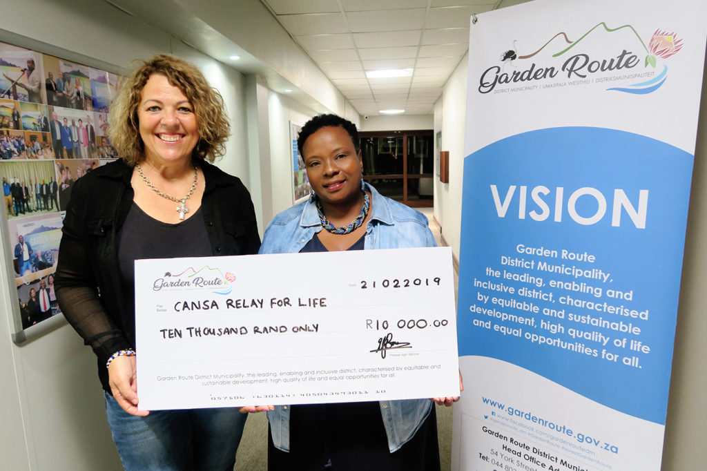 Speaker Bouw-Spies donates R10 000 to CANSA Relay